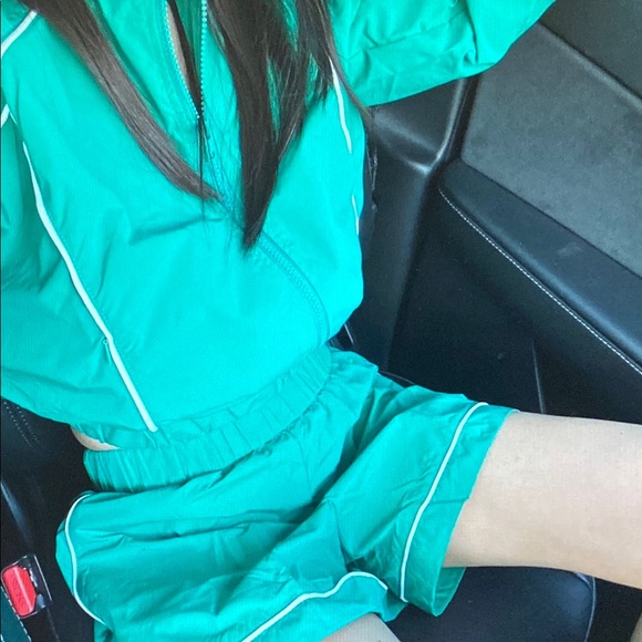 ALO Yoga Teal Jacket and Shorts Set - Picture 8 of 8